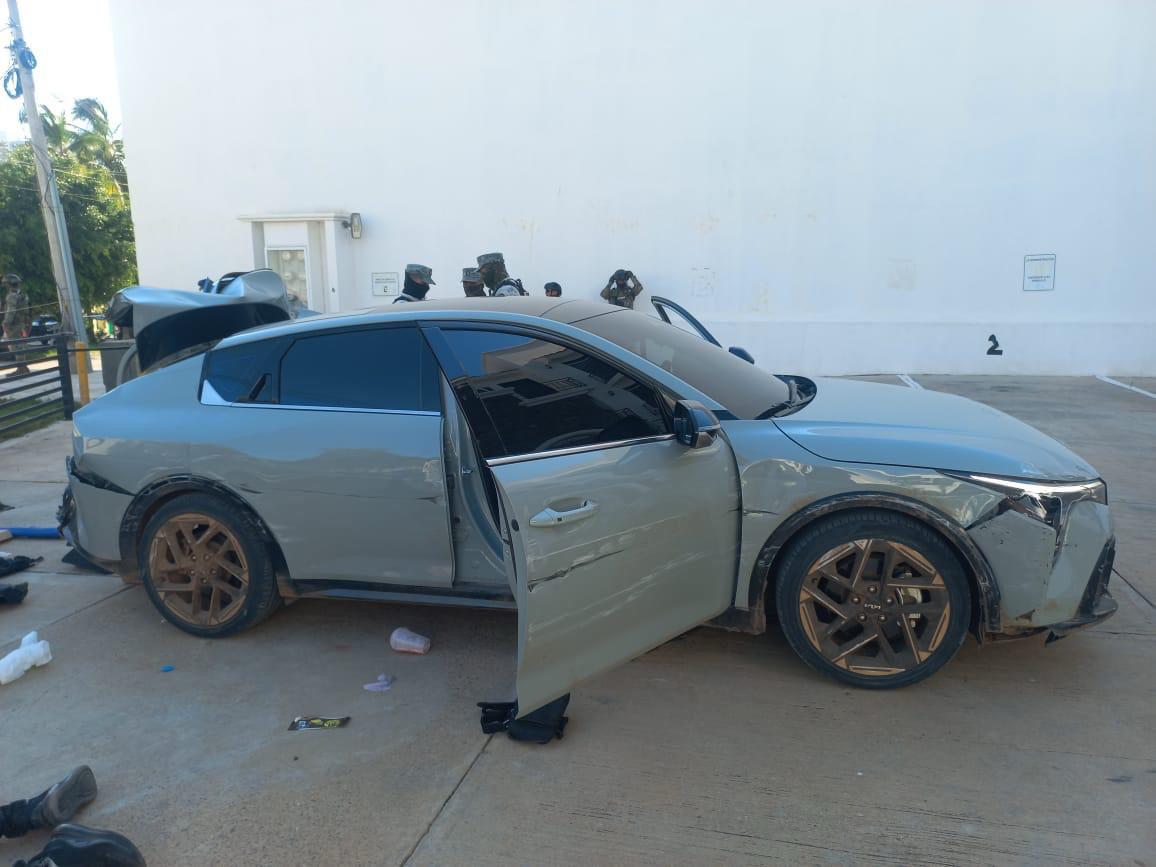 $!Detienen a civiles armados tras persecución en la Zona Dorada de Mazatlán