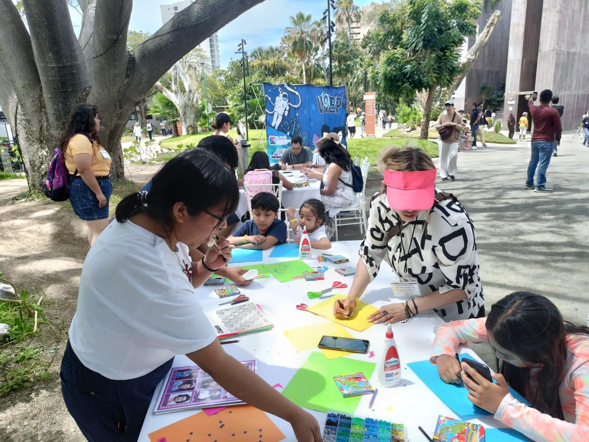 $!Abre Gran Acuario Mazatlán sus puertas a más de 7 mil exploradores para el Eclipse Total de Sol