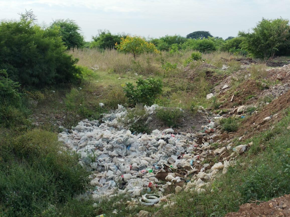 $!Convierten en basurero clandestino zona del río Baluarte