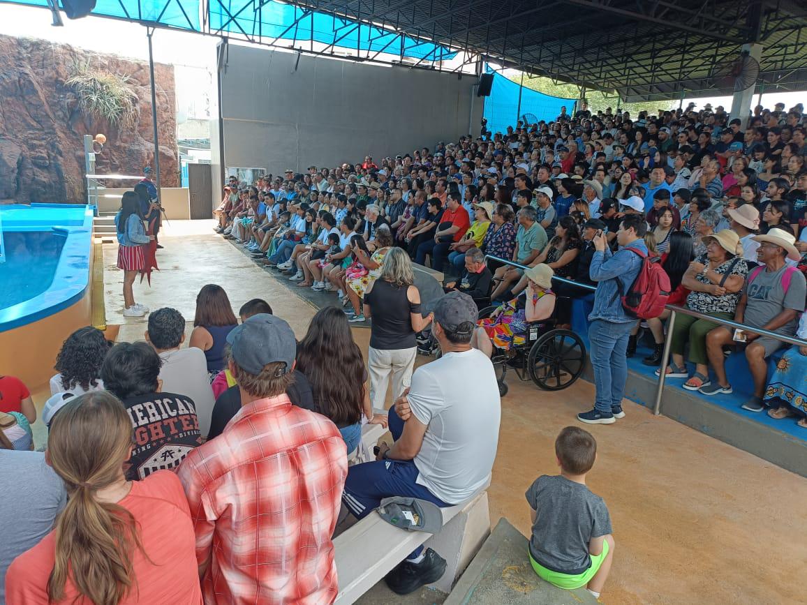 $!Abre Gran Acuario Mazatlán sus puertas a más de 7 mil exploradores para el Eclipse Total de Sol