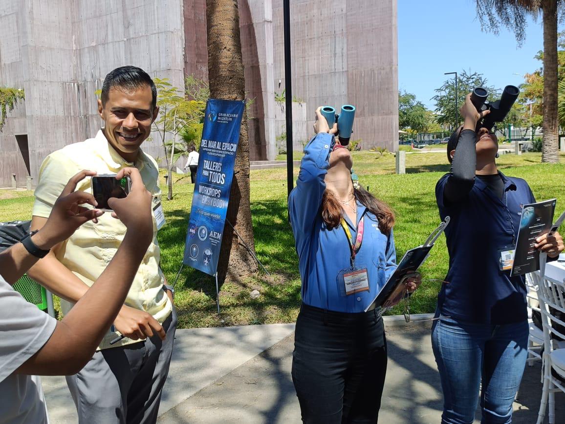 $!Niños y grandes tocan la luna en el ciclo de actividades del Gran Acuario ‘Del Mar al Espacio’