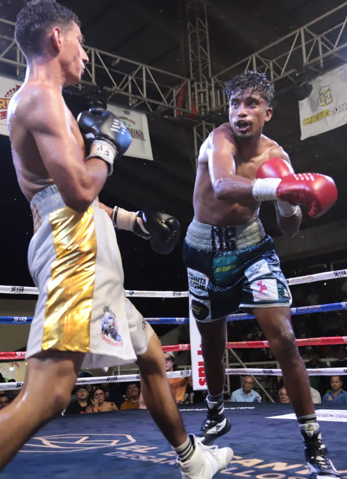 $!Mazatlecos defienden el terreno y salen victoriosos en la función Fuego en el Ring