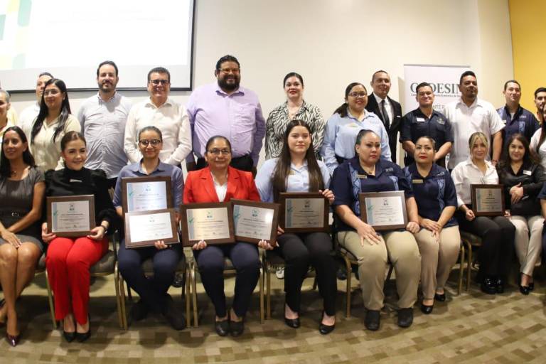 Reciben reconocimiento Distintivo Sustentable