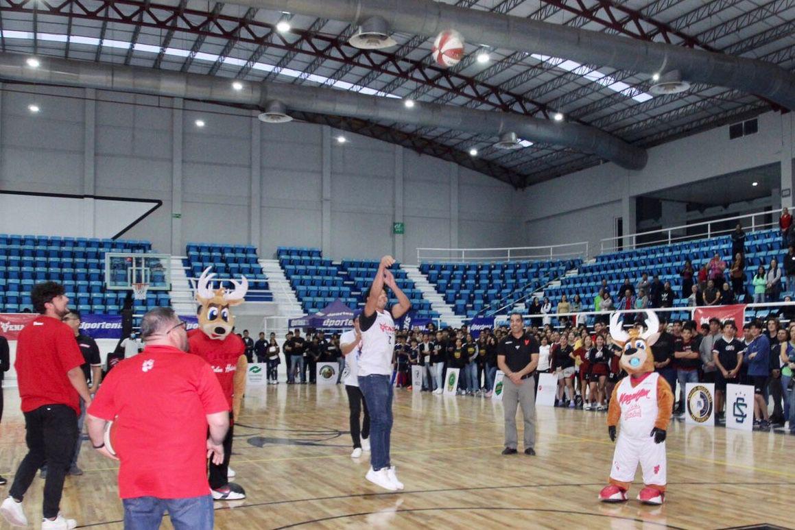 $!Inauguran Liga Estudiantil UAD de Baloncesto y Futbol Barda en el Lobo Dome