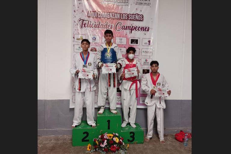 Escuinapense Daniel Morales se cuelga oro y plata en Copa Taekwondo Tlachtli, en Tlaxcala