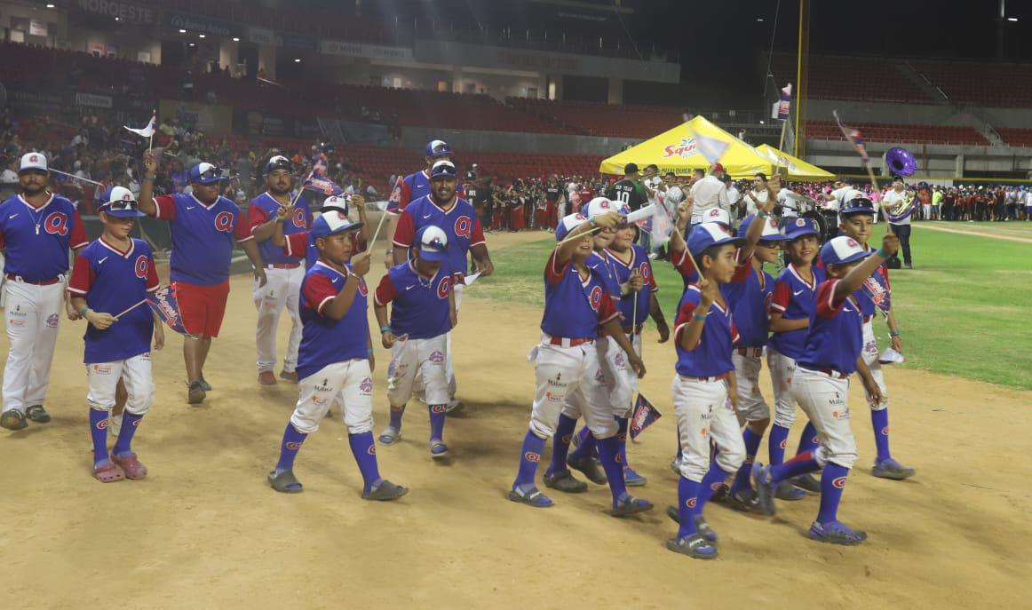 $!Entre fuegos artificiales y un ambiente de fiesta inauguran el Mazatlán Baseball Tournament