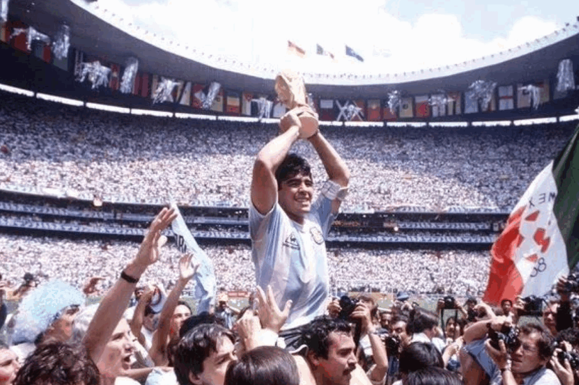 $!Diego Armando Maradona fue genio y figura dentro y fuera de la cancha