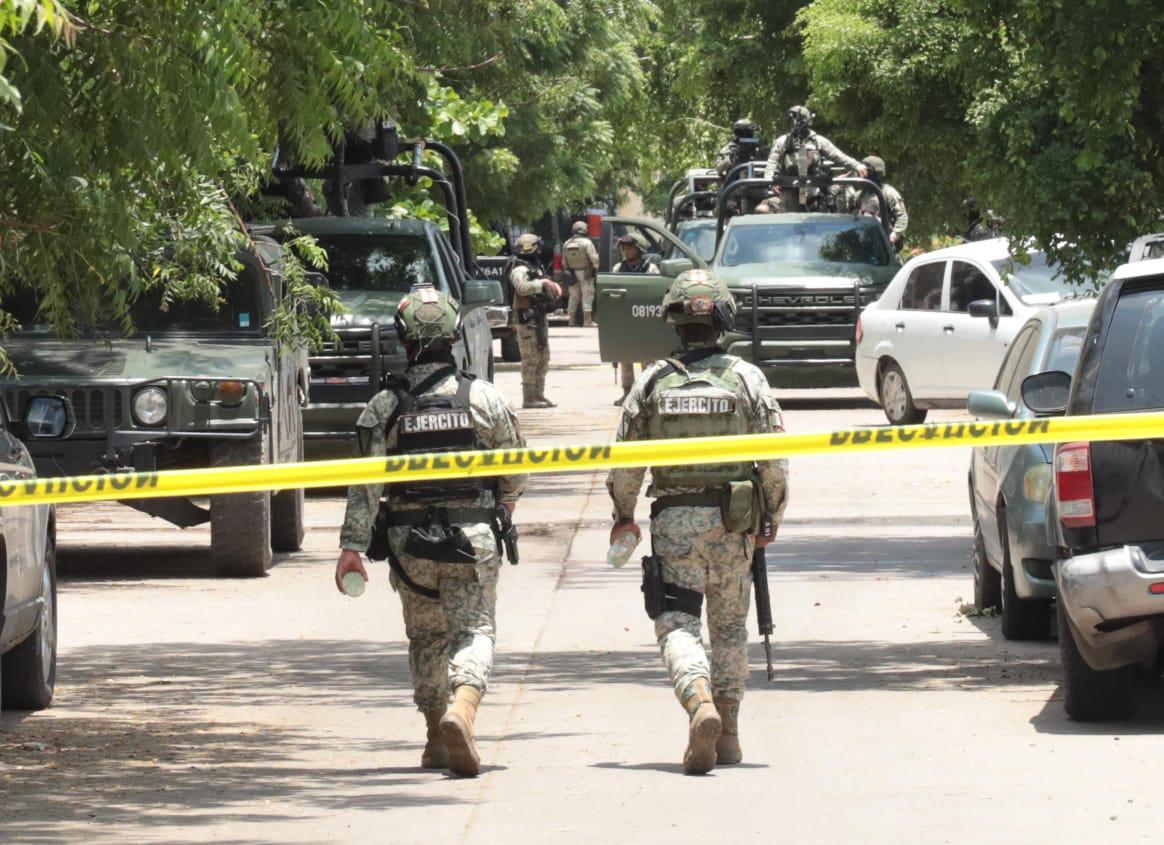 $!Ejército detiene a cinco personas en Alturas del Sur, en Culiacán