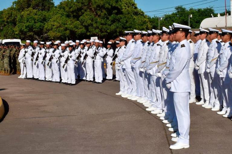 Celebran en Mazatlán el Día de la Armada de México