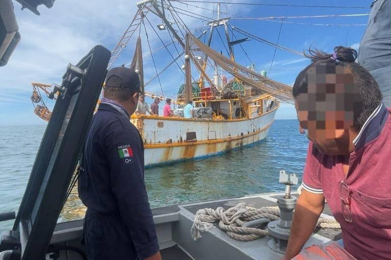 Marina acudió en auxilio de un pescador con picadura de mantarraya en inmediaciones de Altata, Sinaloa