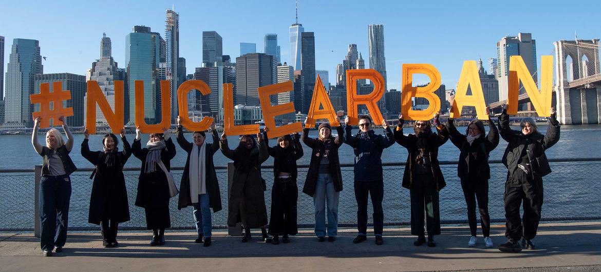 $!Activistas de Nueva York se unieron a personas de todo el mundo en el Día de Acción Mundial contra las armas nucleares (archivo).