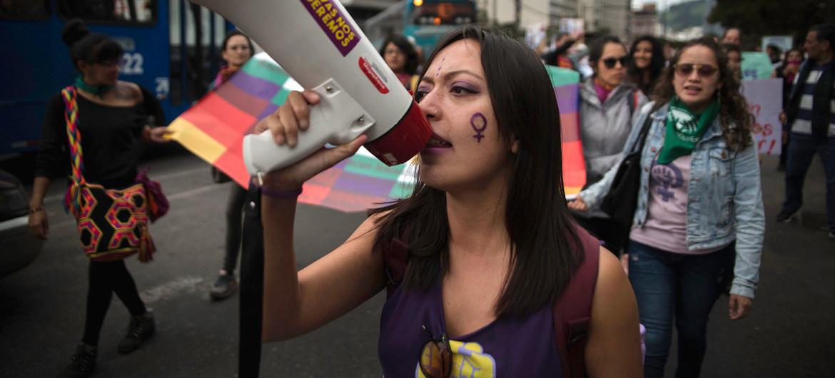 $!Manifestación contra la violencia de género en Ecuador.