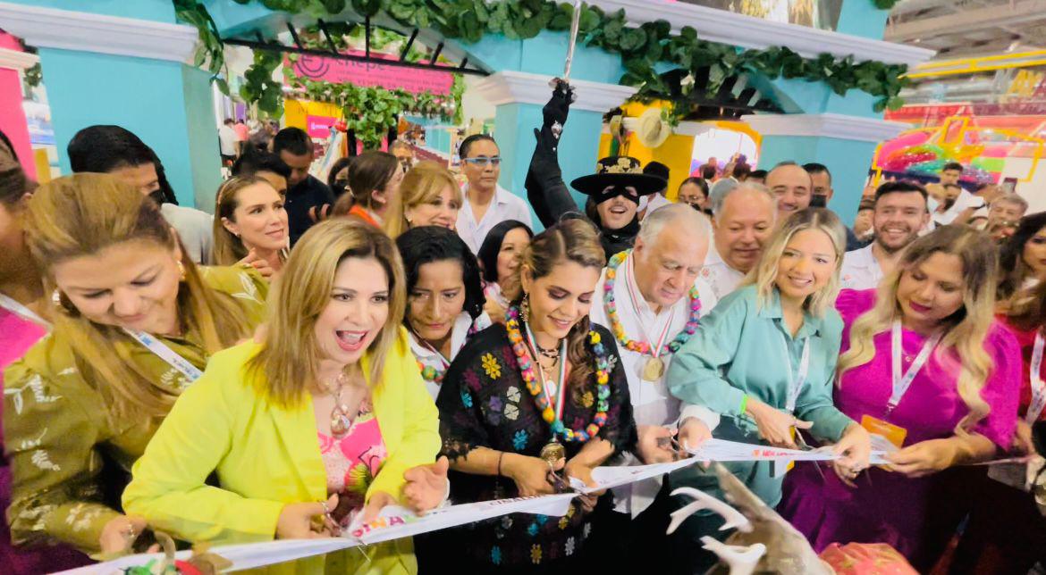$!Miguel Torruco Marqués inaugura el stand de Sinaloa en el Tianguis Turístico 2022