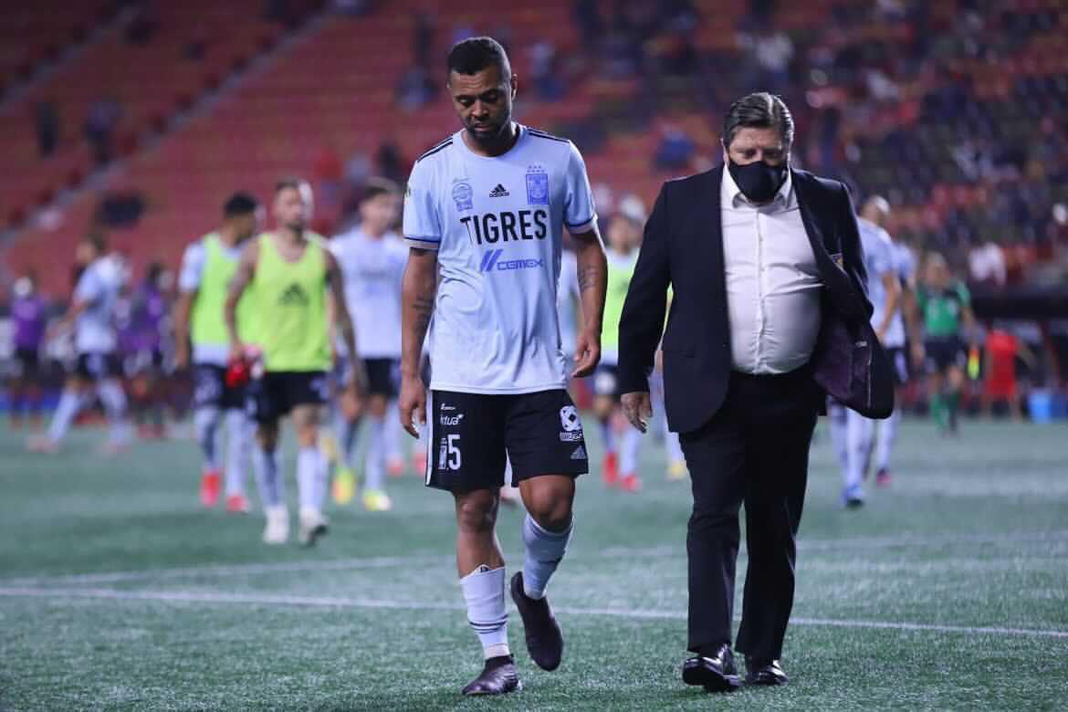 $!Ladrones roban la casa de ‘El Piojo’ Herrera en Coyoacán; se llevan 288 mil pesos