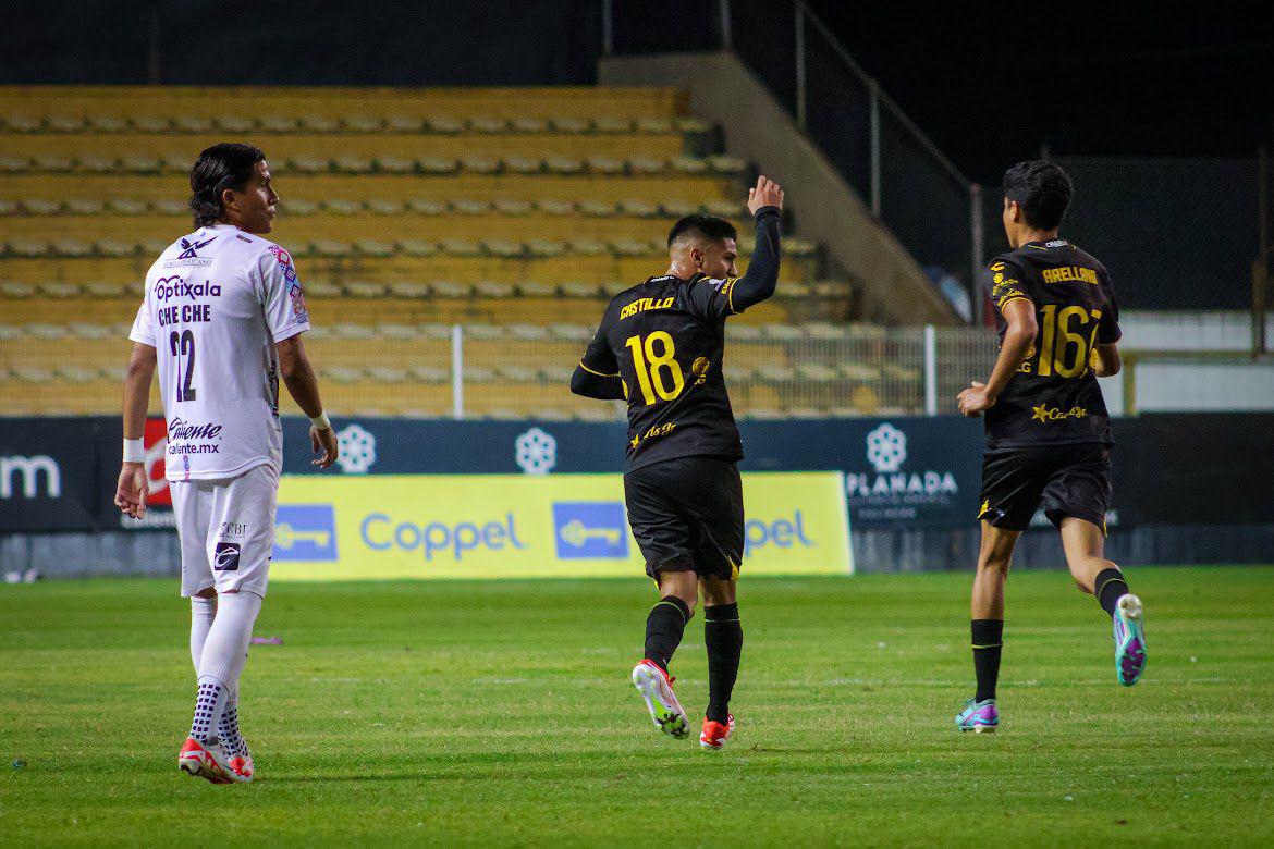 $!Dorados cayó en casa ante Alebrijes y sus aspiraciones disminuyen