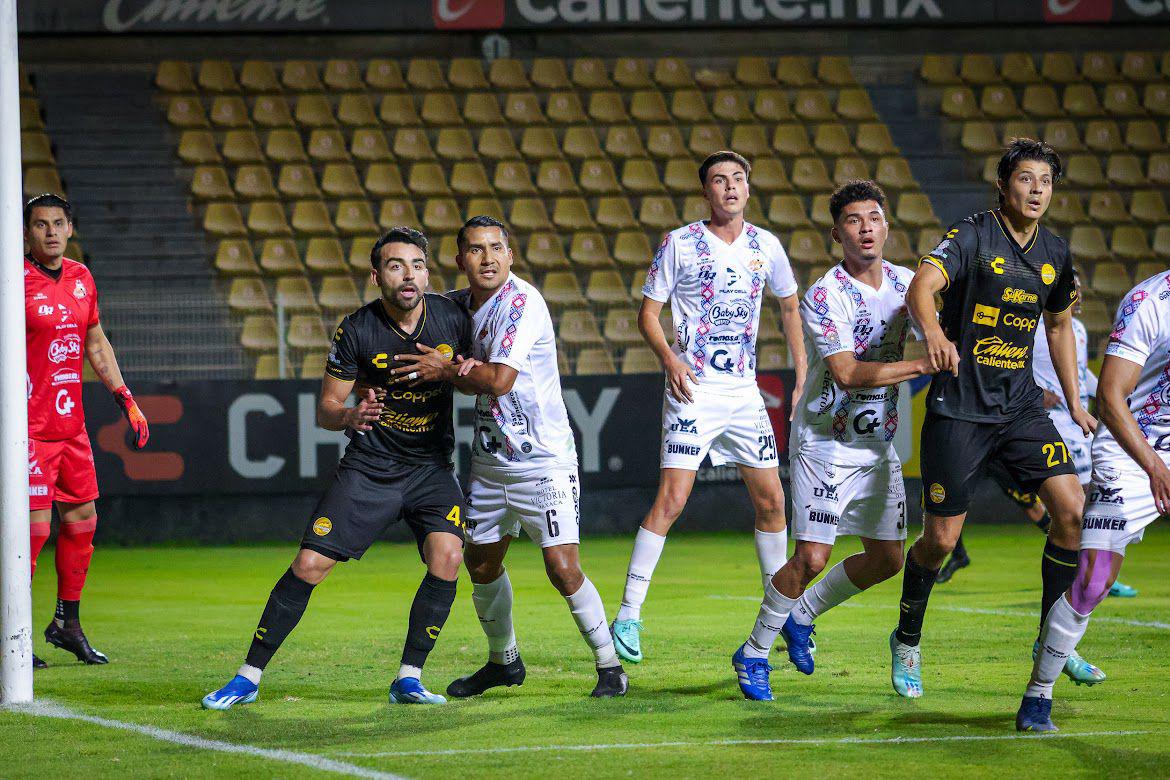 $!Dorados cayó en casa ante Alebrijes y sus aspiraciones disminuyen