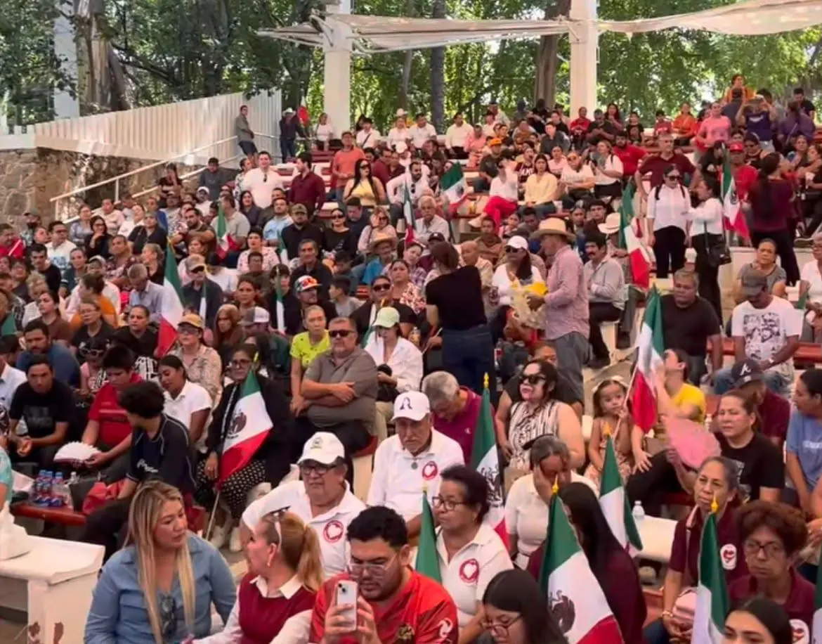 $!Reúne Merary Villegas a decenas de personas en asamblea de Morena en Culiacán