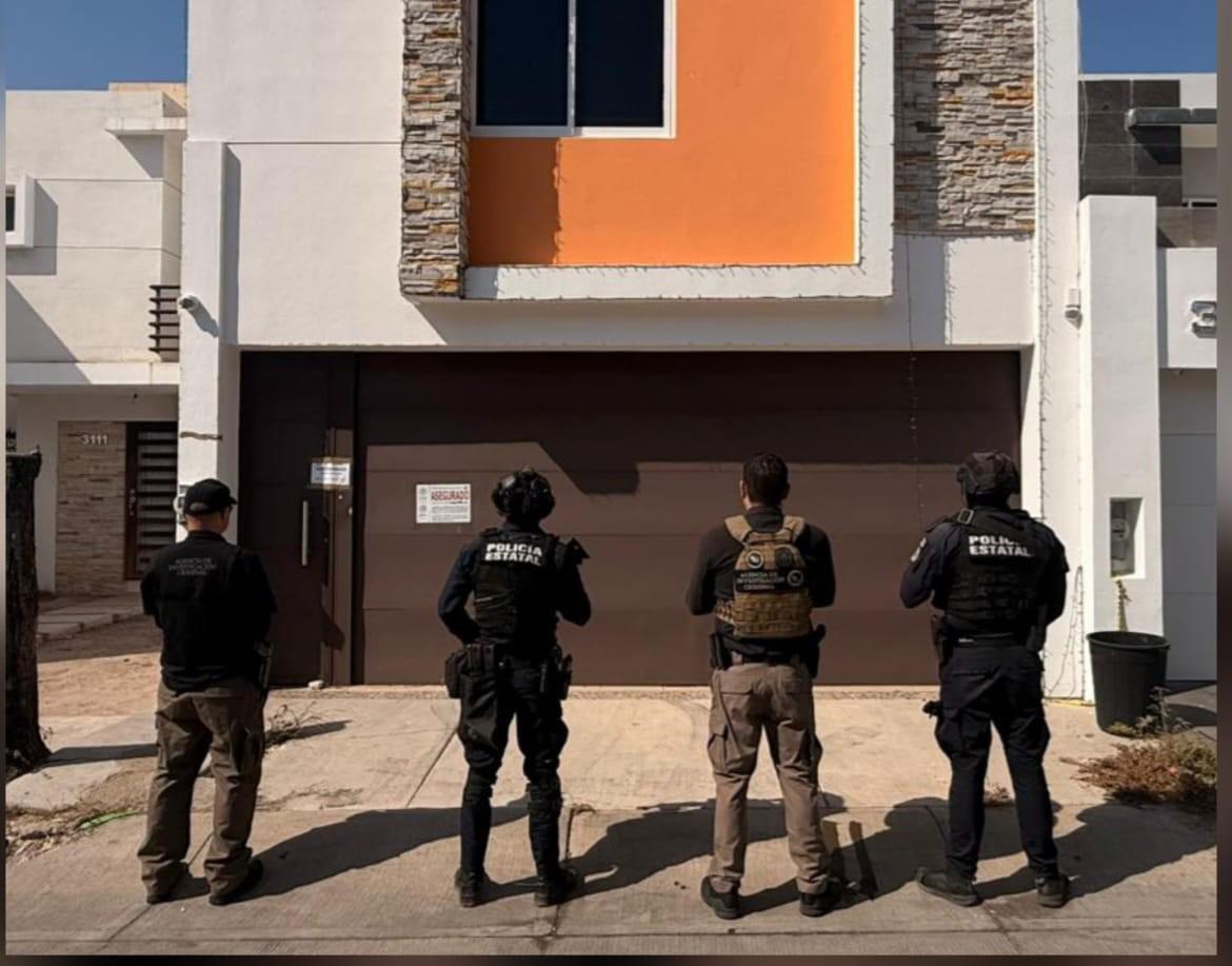 $!FGR asegura casa, vehículo y armamento tras cateo en Culiacán