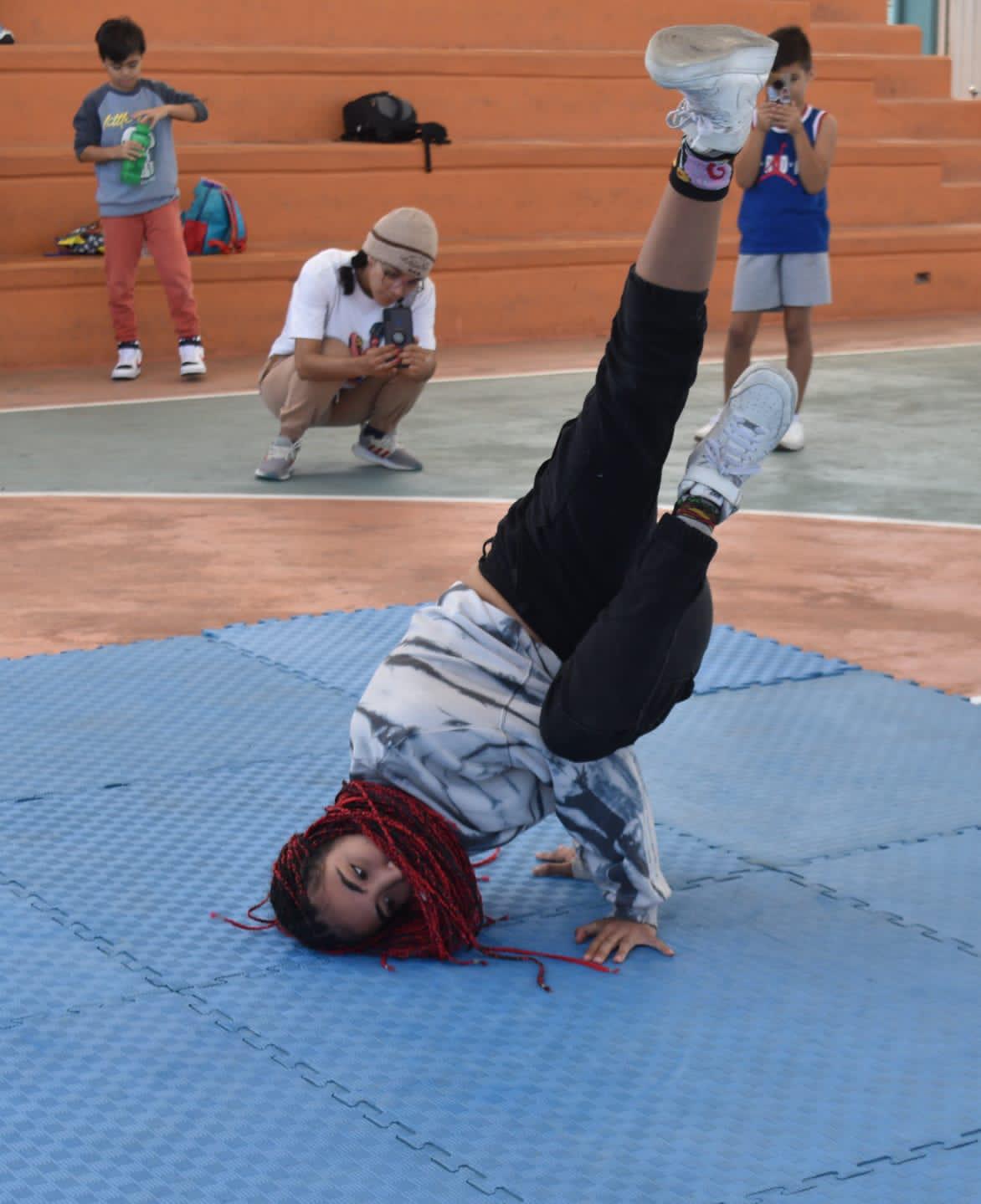$!B-Boys y B-Girls arman batallas de breaking, en la cancha del Parque Martiniano Carvajal