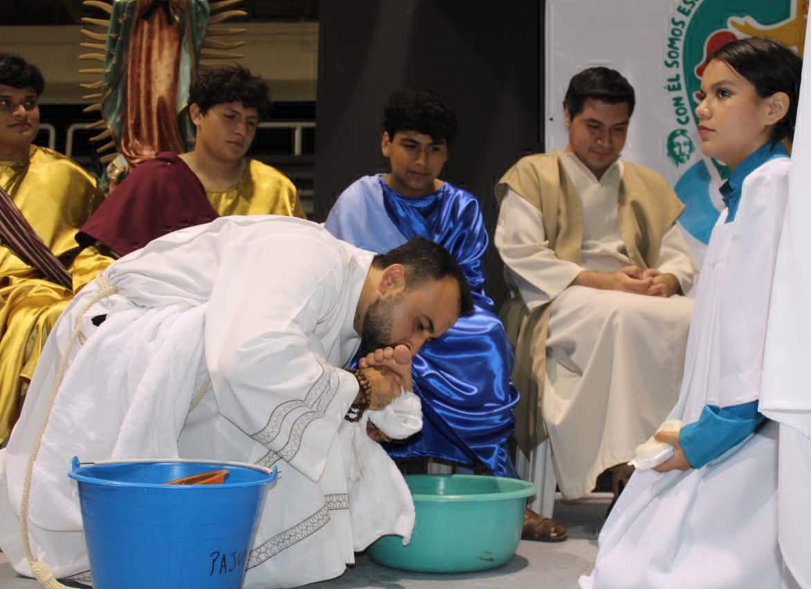 $!Como símbolo de humildad y servicio se realizó el tradicional lavatorio de pies durante Pajuma 2026.