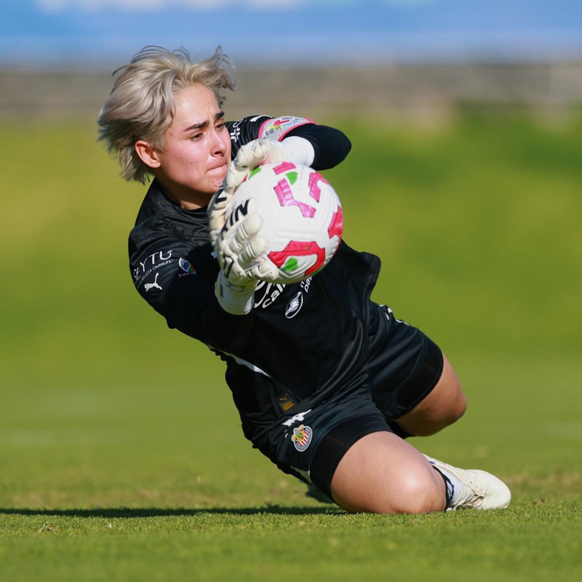 $!Blanca Félix regresa al arco y Chivas mantiene el paso perfecto