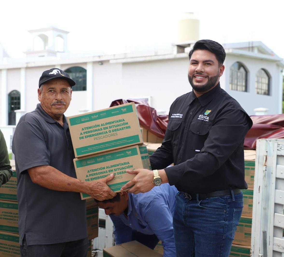$!Entregan 450 apoyos alimenticios a pescadores de El Salto ante temporada de veda