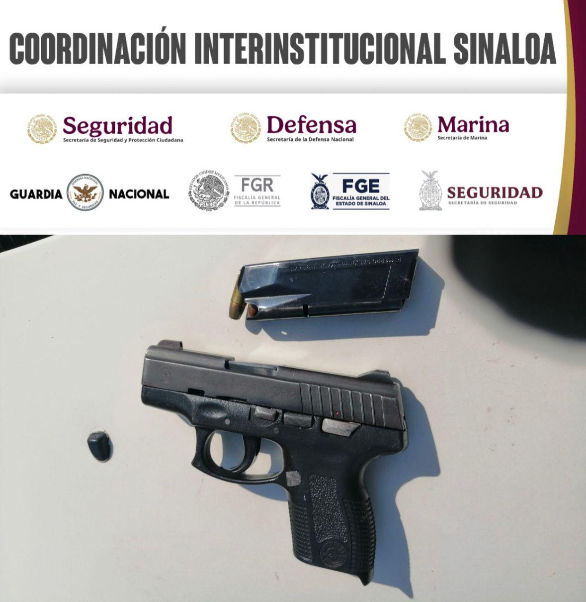 $!Vehículo abandonado en el sector Del Valle fue por un robo a un banco; dentro aseguran un arma de fuego