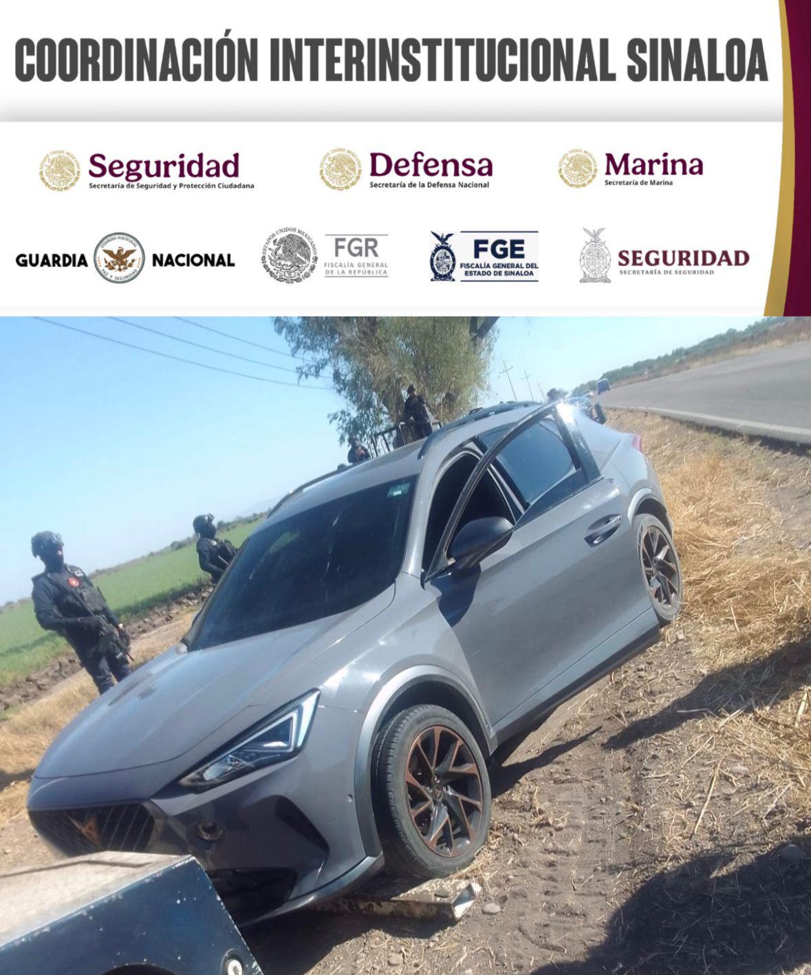 $!Localizan camioneta abandonada en carretera de Culiacancito, la revisan y hallan un cargador para arma de fuego