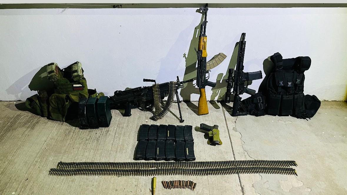 $!Militares detienen a dos hombres armados tras agresión en Villa Juárez, Navolato
