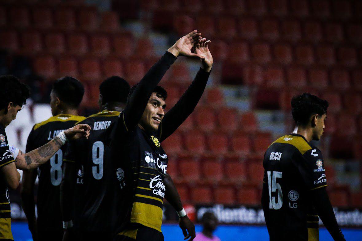 $!Dorados empatan en la agonía frente a Coyotes