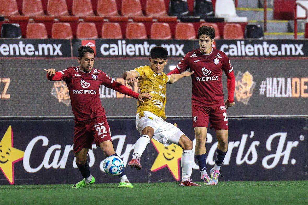 $!Dorados de Sinaloa y Tepatitlán se reparten puntos en el Caliente
