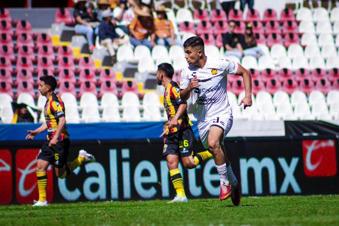 $!Dorados es devorado por Leones Negros en el Estadio Jalisco