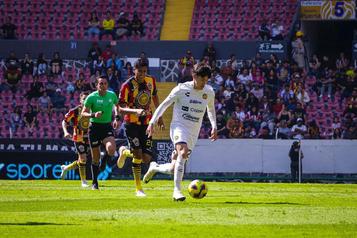 $!Dorados es devorado por Leones Negros en el Estadio Jalisco