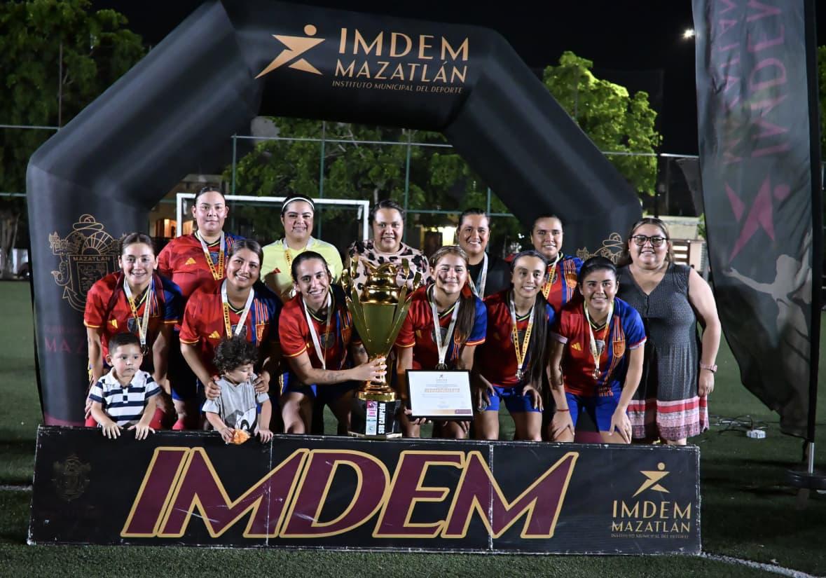 $!Se corona Panteras campeonas en la Liga de Futbol Libre Femenil de la Esmeralda
