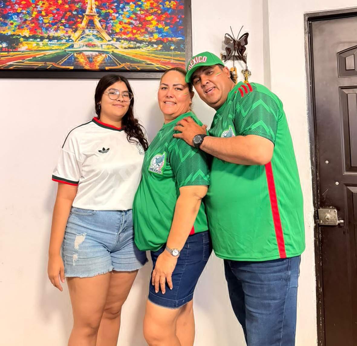 $!La familia Colio Sánchez: María Daniela, Marlén y Daniel.
