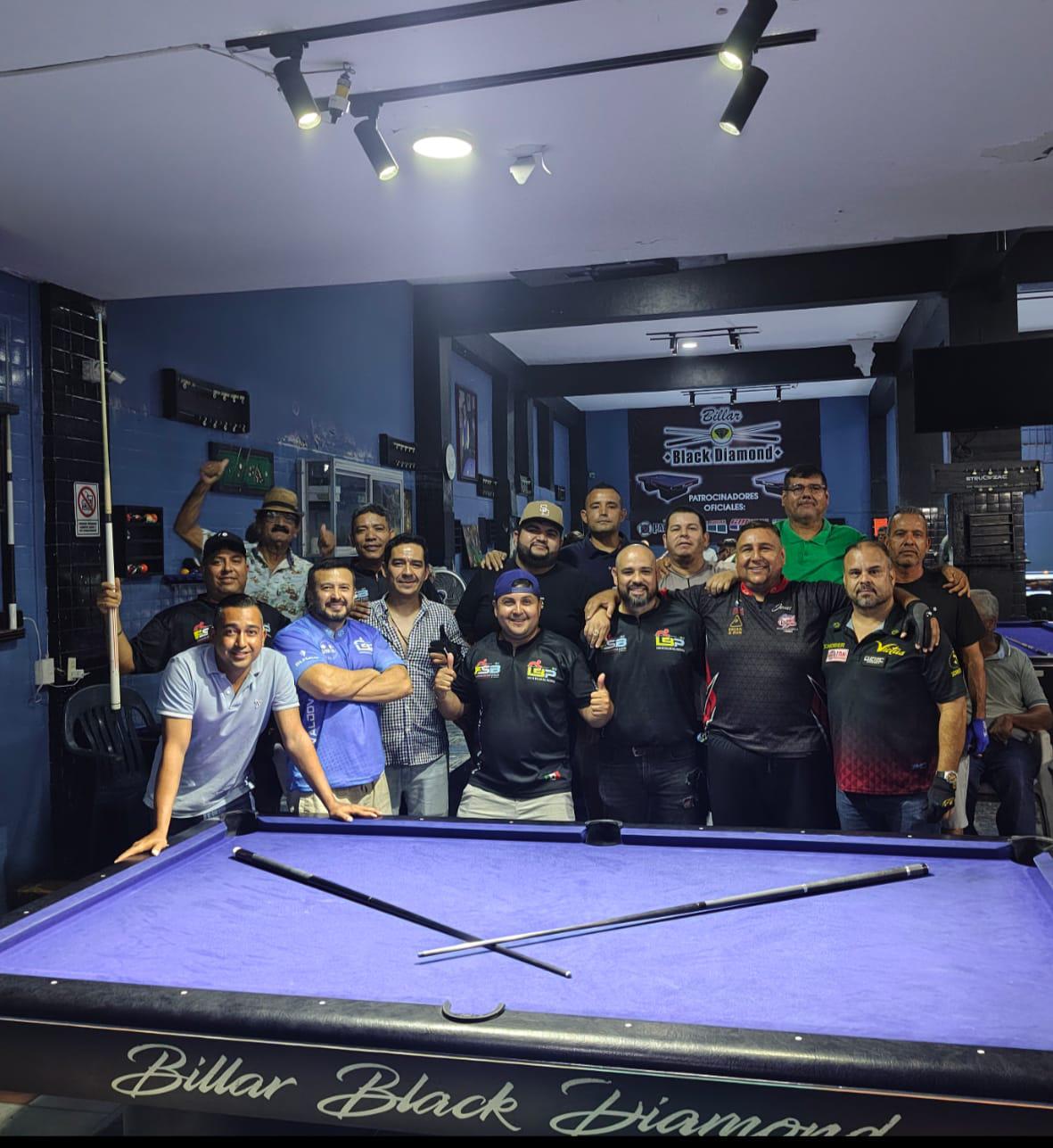 $!Érick Mena y Álex Valdovinos conquistan el Torneo de Billar de Parejas
