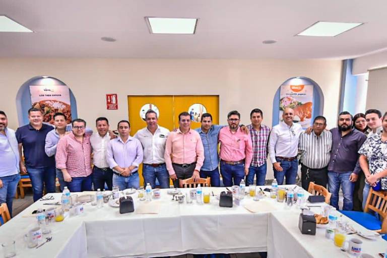 Acuerdan restauranteros y Alcalde trabajar juntos por Mazatlán