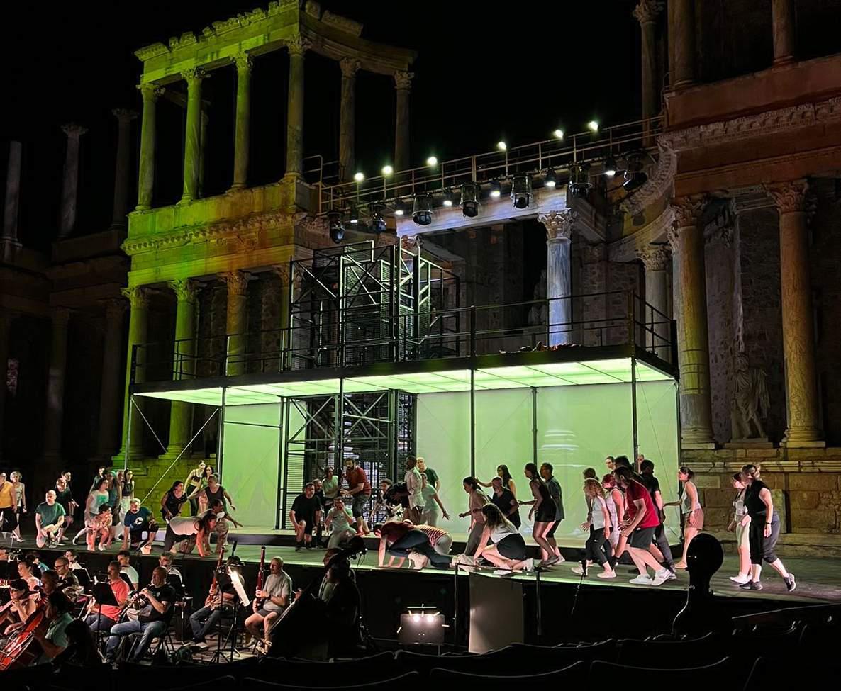 $!El elenco, en uno de los ensayos.