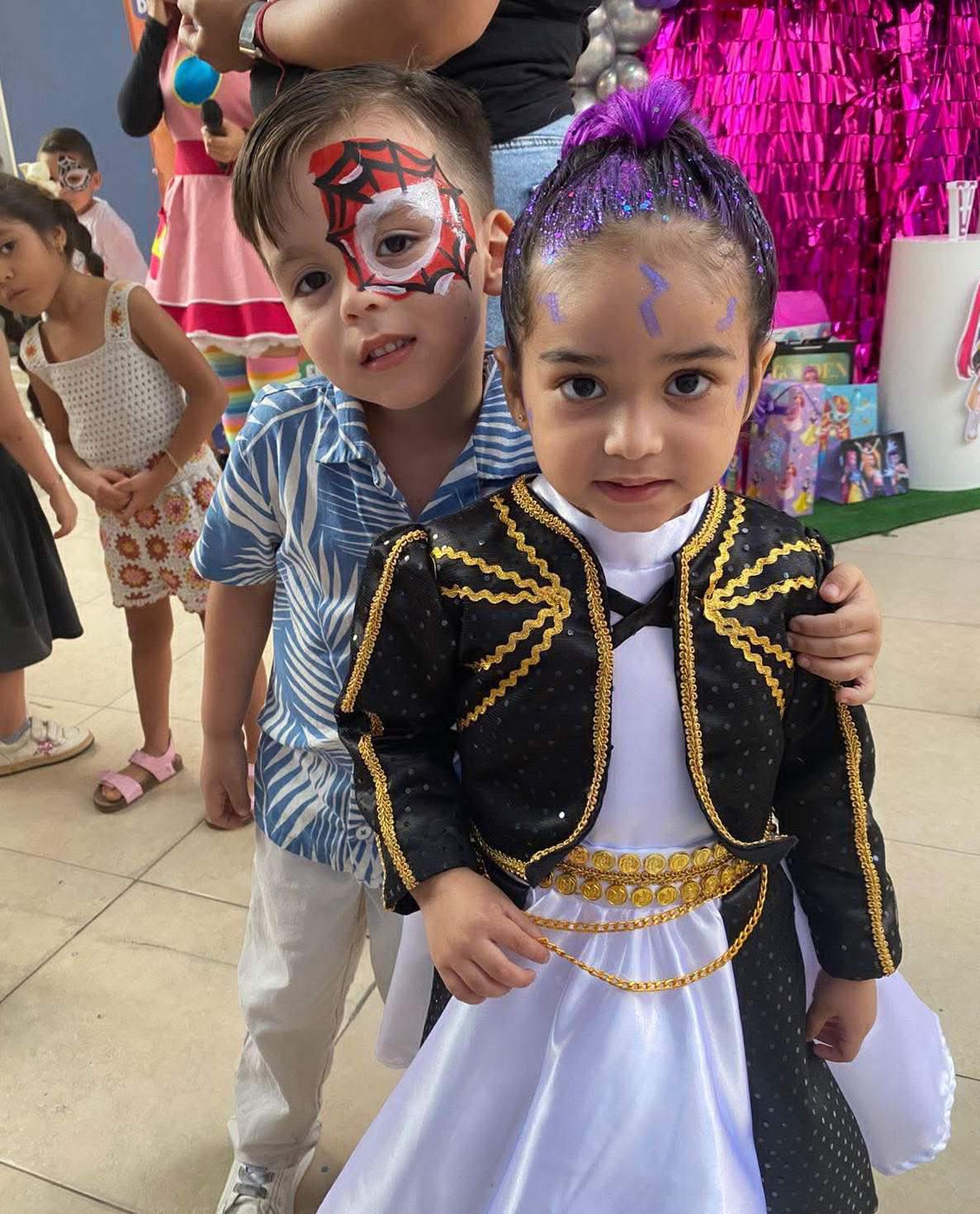 $!Valeria junto a su amiguito Brandon