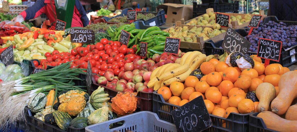 $!Un mercado de frutas y verduras en Budapest, Hungría.