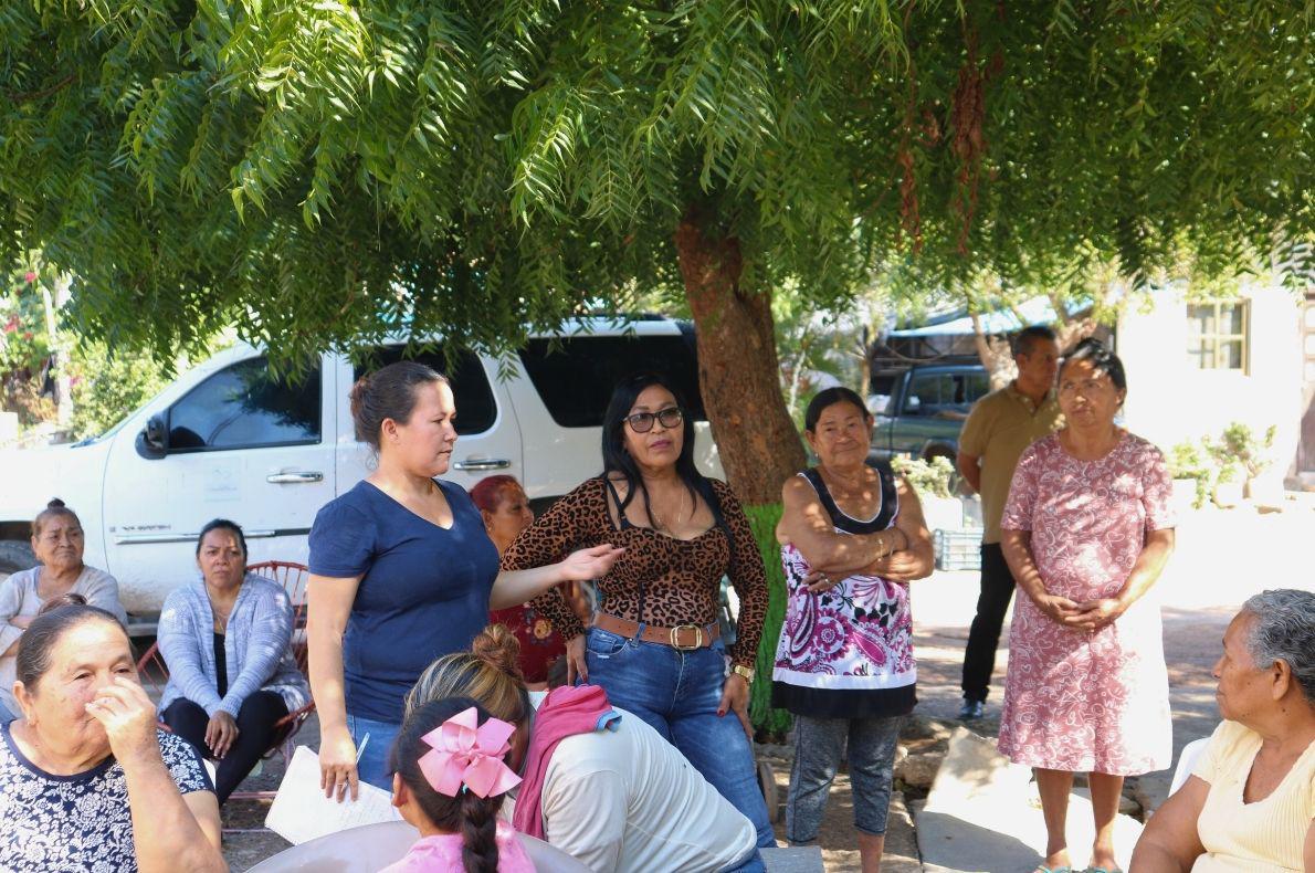 $!Vecinos de la comunidad de Celaya exponen necesidades a autoridades de Escuinapa