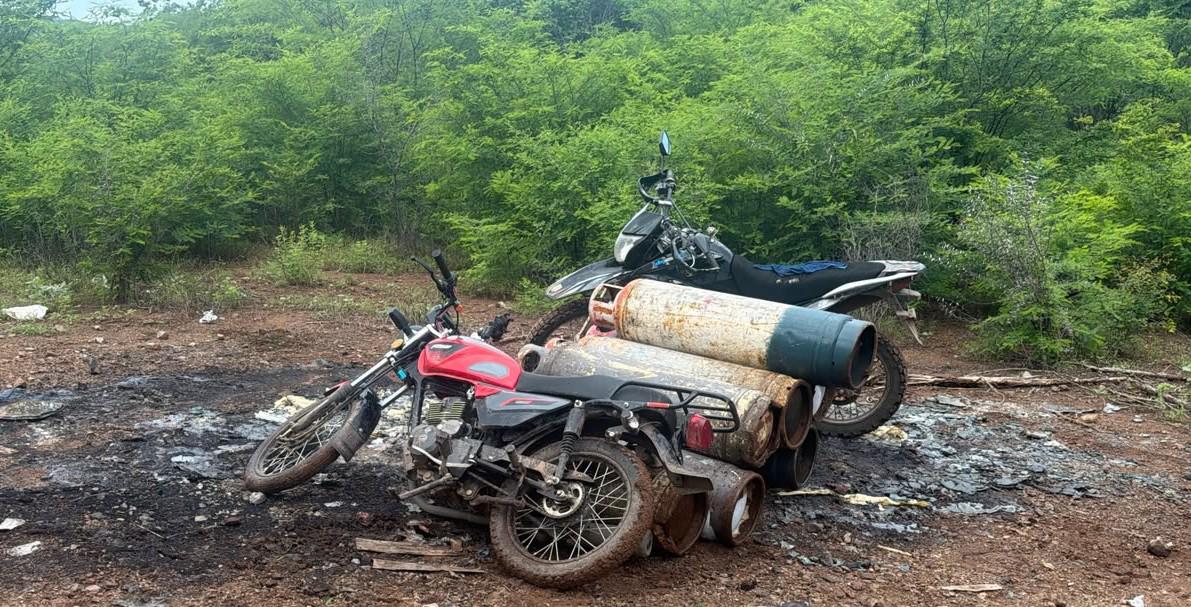 $!Secretaría de Marina localiza laboratorios clandestinos de drogas en Culiacán