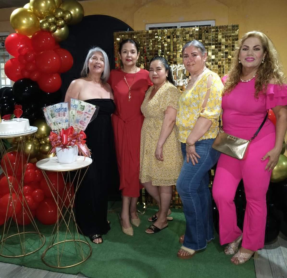$!Carmen Sandoval, Graciela Ávila, Martha Manriquez, Almida Soto y Lupita Solís.