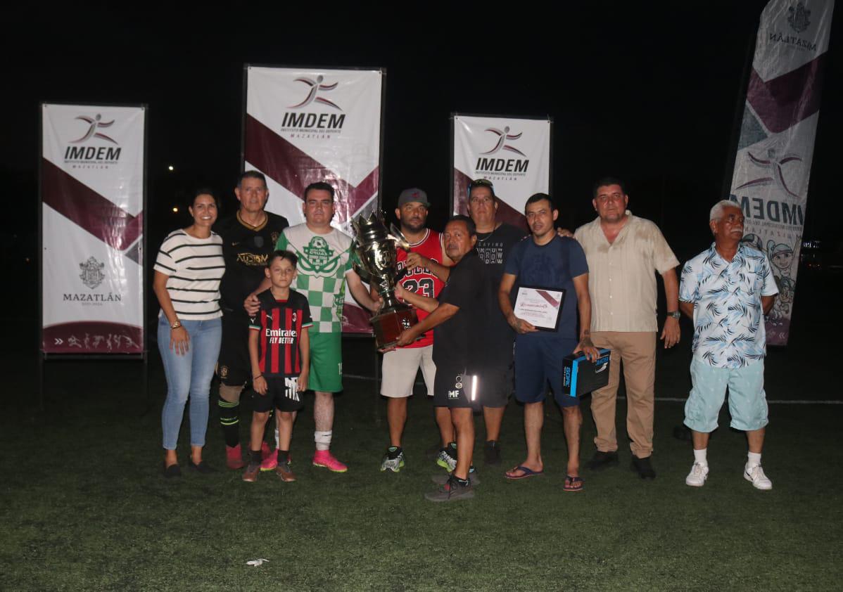 $!Se alzan Rojos de Villa Unión como campeones de la Súper Veteranos Primera Fuerza