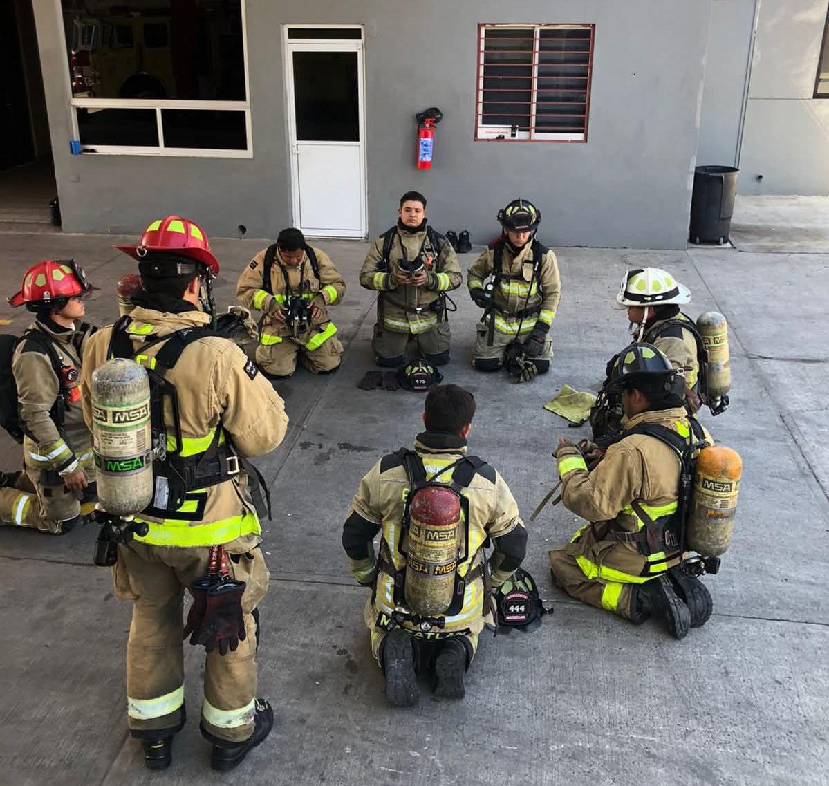 $!Se preparan Bomberos de Mazatlán para atender posibles incendios de estructuras en el mes de diciembre