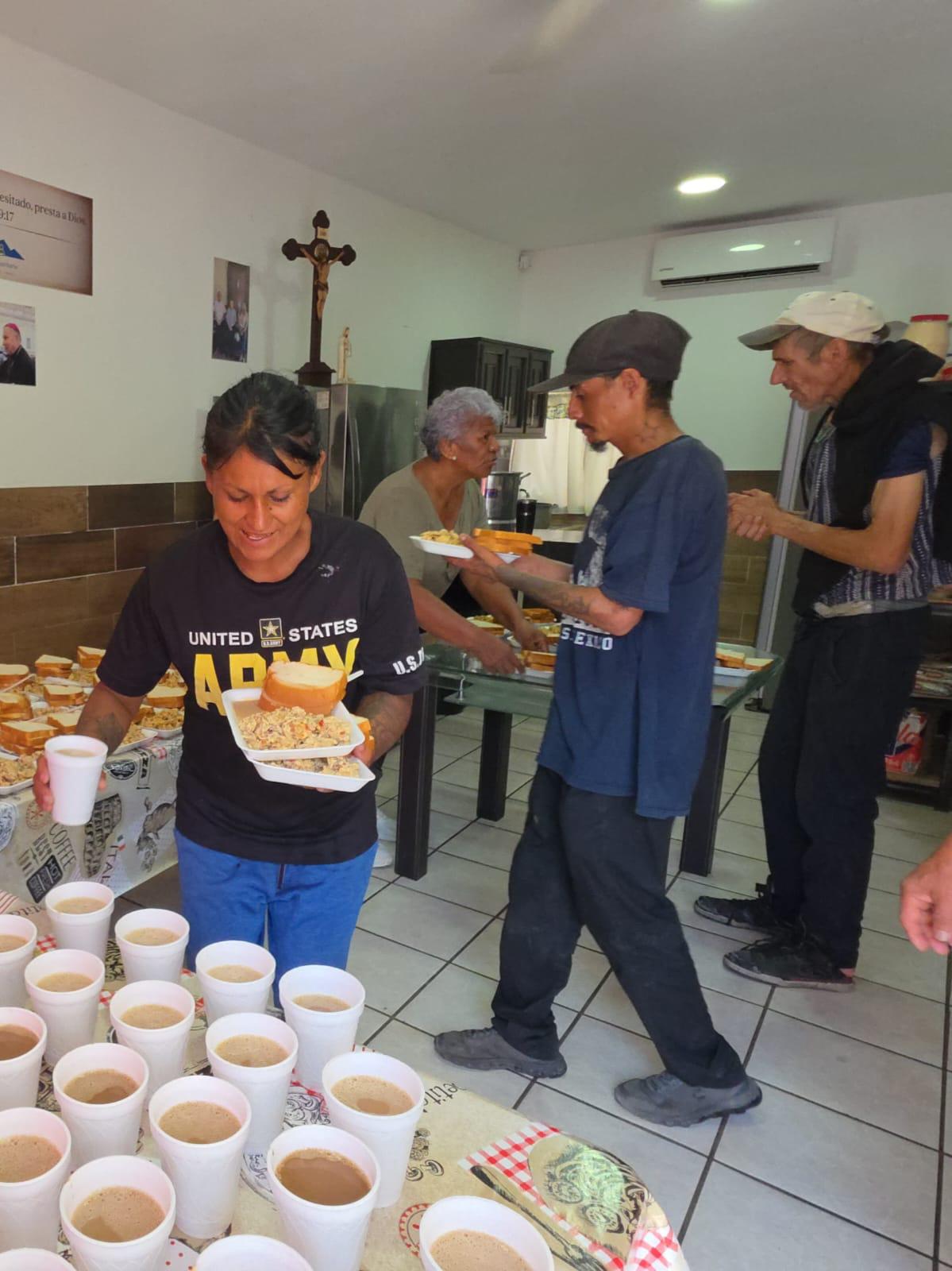 $!Comedor Humanitario reparte alimento y esperanza a más de mil personas cada mes en Mazatlán