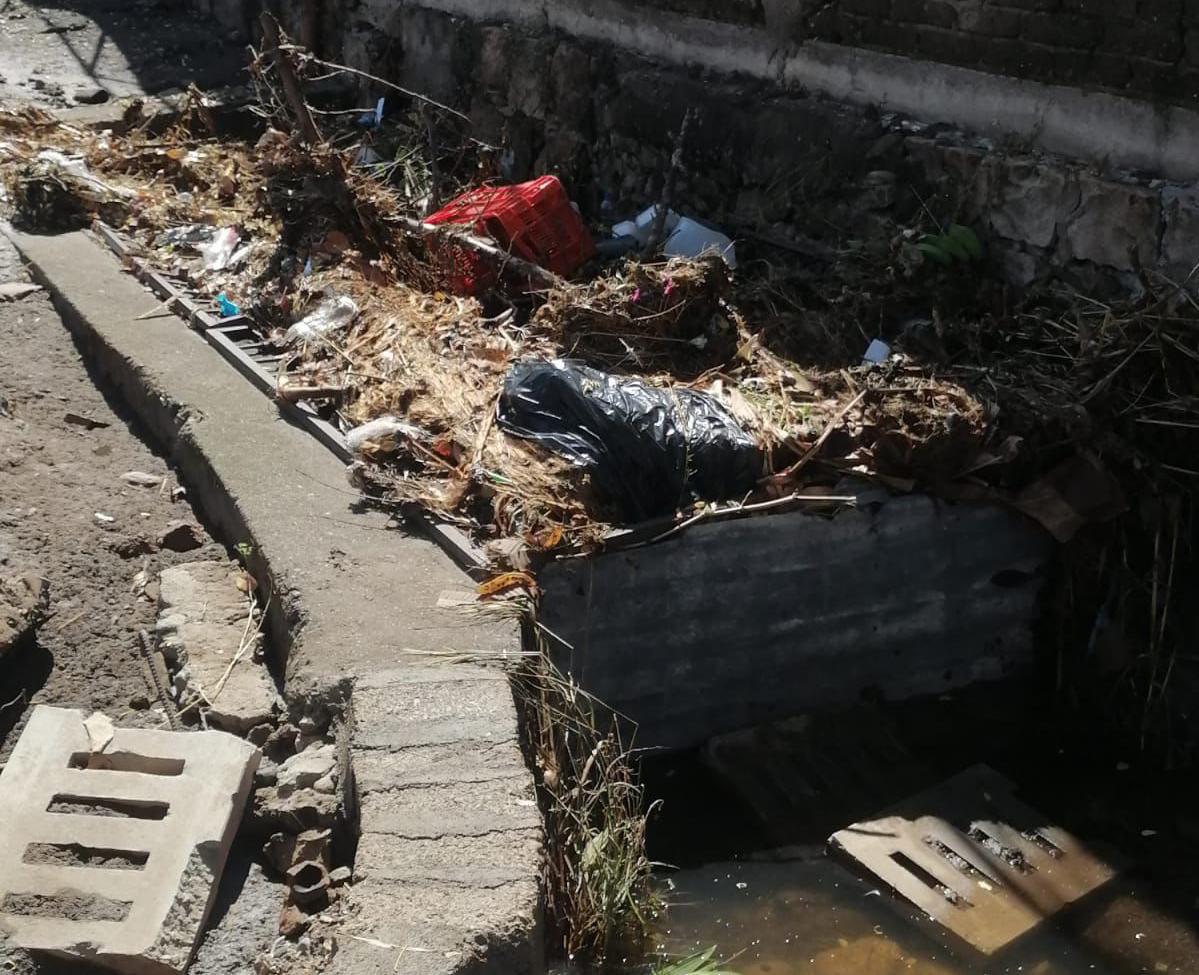 $!Realizan en Rosario limpieza y desazolve de canales tras inicio de lluvias