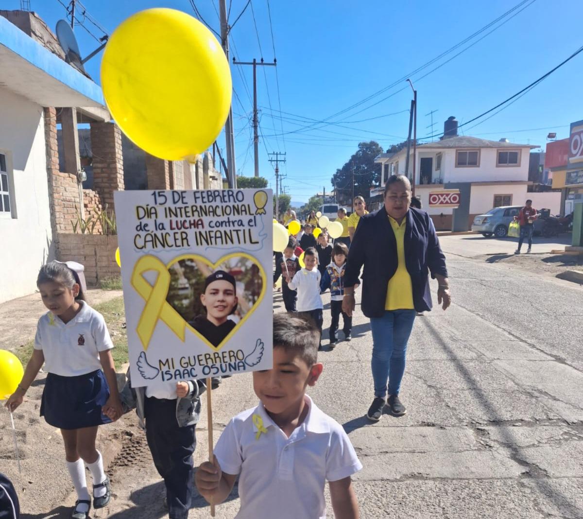 $!Alumnos de preescolar de Agua Verde conmemoran el Día Internacional del Cáncer Infantil con desfile emotivo