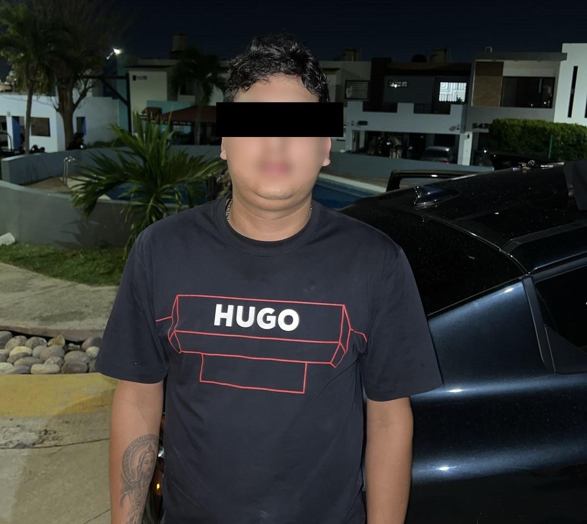 $!Confirma Marina tres detenidos, arma, cartuchos, droga y radios en Real del Valle, en Mazatlán