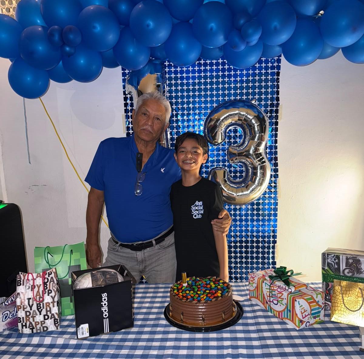 $!José Luis celebra sus 13 años rodeado del cariño de su familia